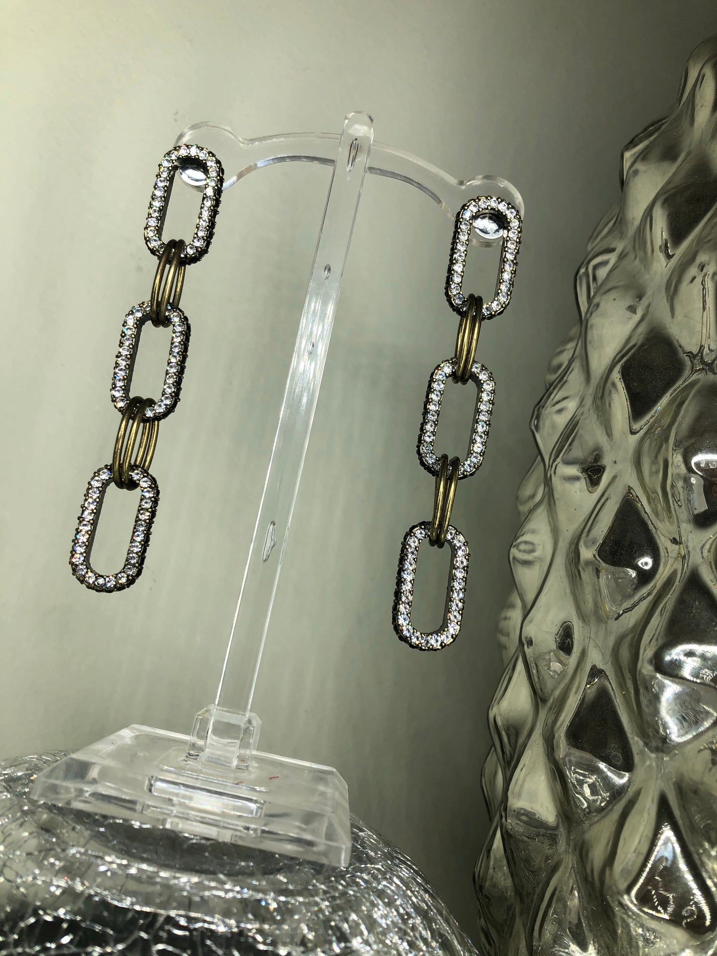 “No more Chains”